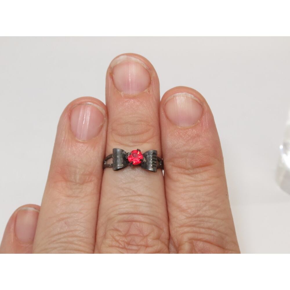 Small Adjustable Vintage Ring Red Stone Bow Shape Size 6 - Picture 10 of 11
